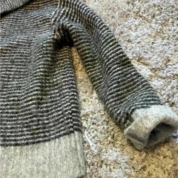 Banana republic oversized woman’s sweater large - Picture 5 of 10